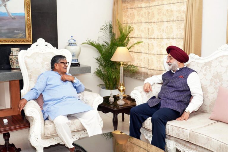 Special Meeting Held Between Delhi LG Taranjit Singh Sandhu and Punjab Governor Gulab Chand Kataria